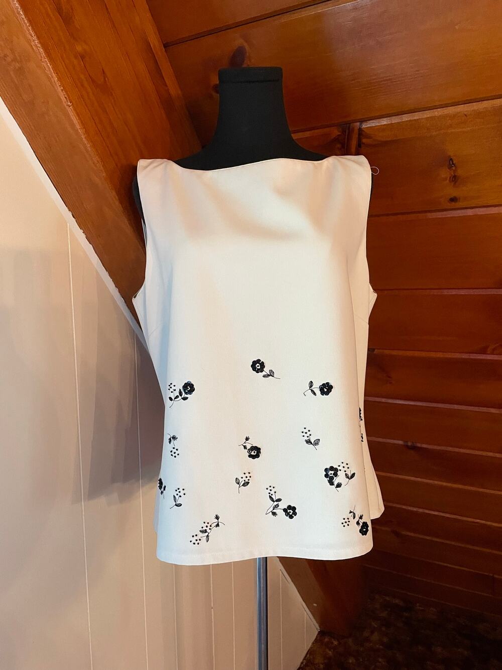 Vintage 90s David Warren Sleeveless White Blouse with Black Floral Beading sz 14